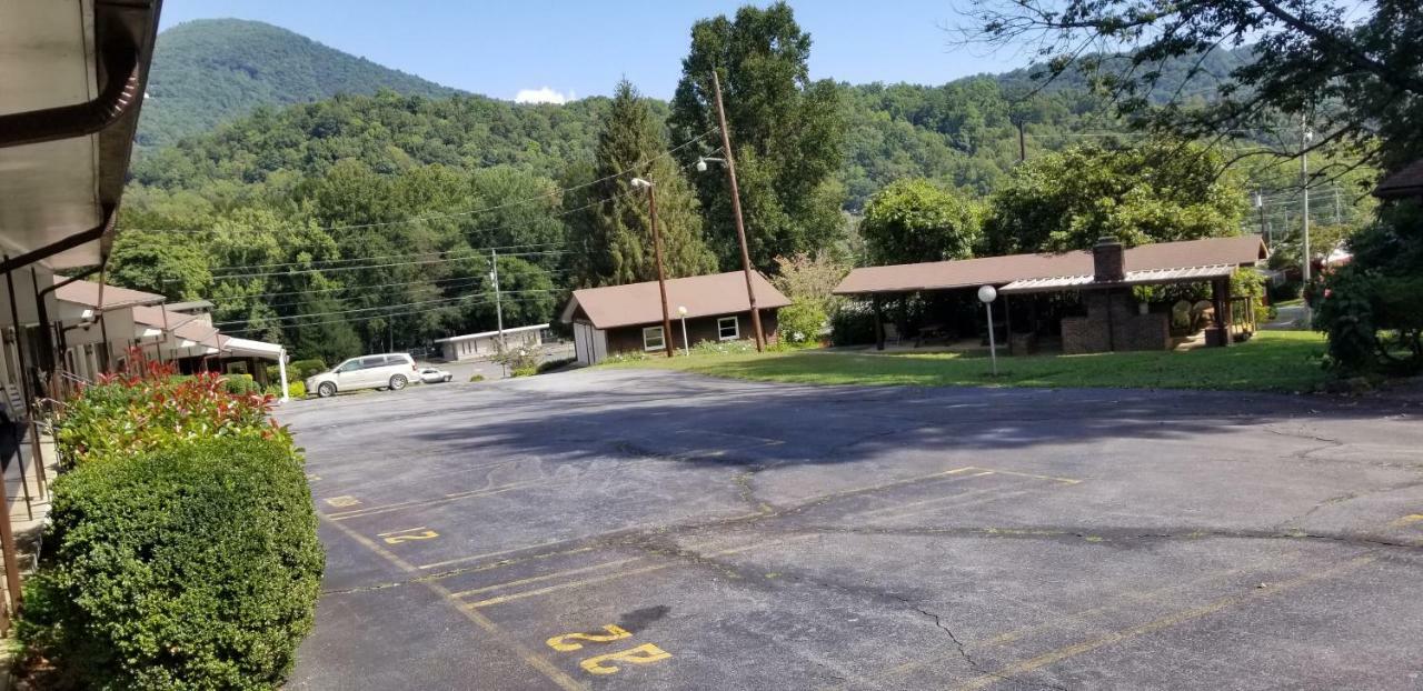 Tanglewood Motel And Log Cabins Maggie Valley Ngoại thất bức ảnh